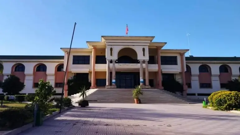 رئيس جماعة بن أحمد : ” كيديوه عدة مرات لمستشفى الأمراض العقلية ببرشيد ومكيشدوهش وكيرجع “
