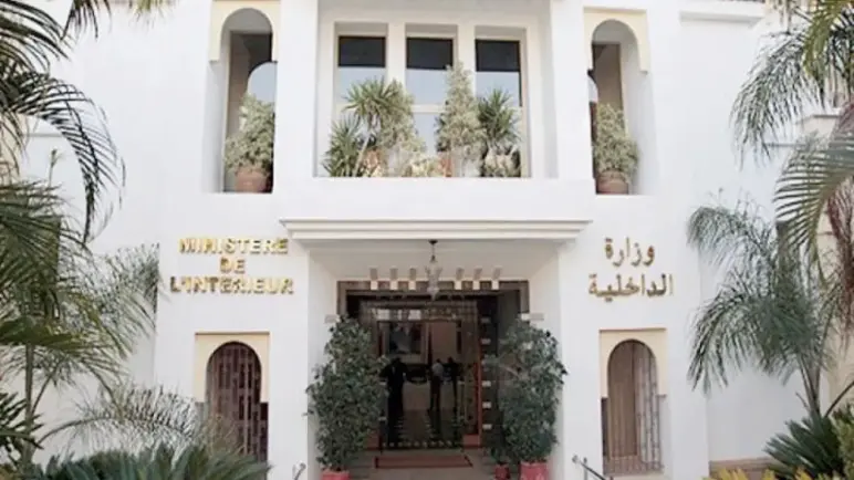 وزارة الداخلية عملت على إيفاد لجنة تفتيش مركزية إلى مدينة طنجة للتحري والوقوف على حقيقة الخروقات التي شابت العملية الانتخابية بمكتبين للتصويت