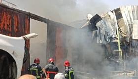 حريق مهول يلتهم بعض محلات لافيراي السالمية بالدار البيضاء