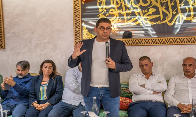 بنسعيد من سيدي بنور: “لا نتهرب من المسؤولية ولا نقل العام زين والتحدي الكبير هو مايبقاش غلاء الأسعار “
